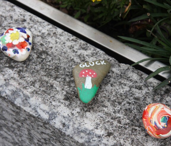 Drei bunte Steine 