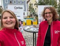 Zwei Frauen und Rollups