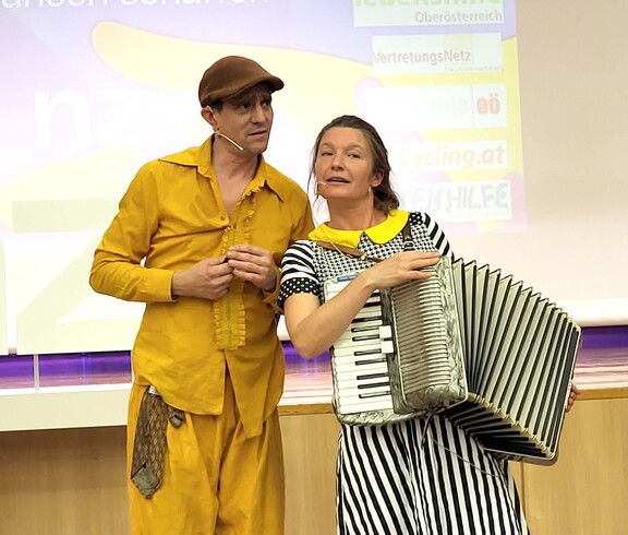 Mann und Frau und Zieharmonika