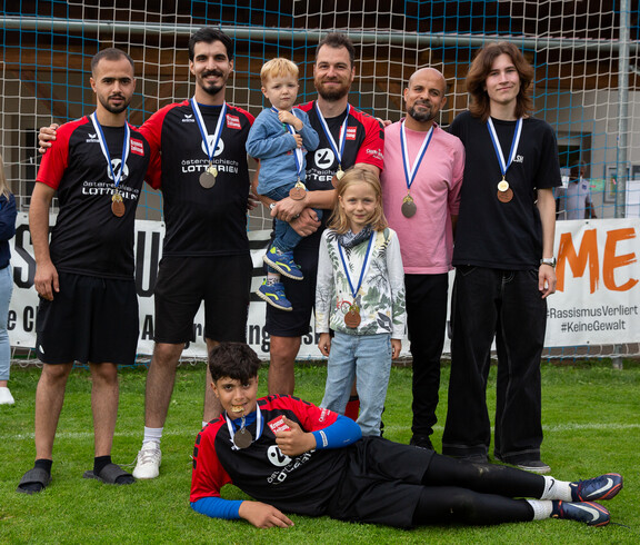 Mannschaftsbild mit 8 Personen