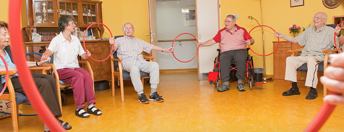 Bewegungsstunde im Haus St. Klemens