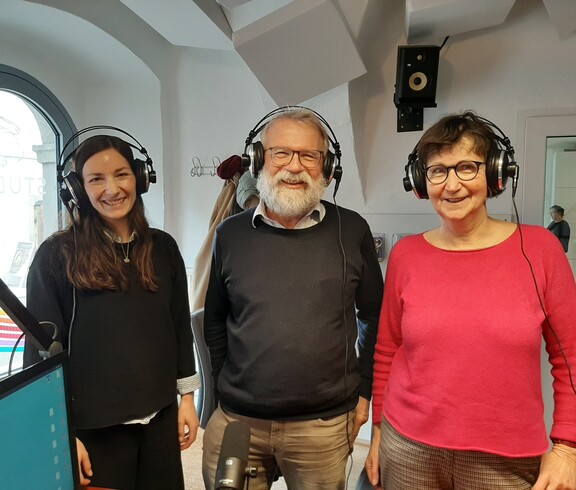 Stefanie, Roland S. und Ingrid D. sprechen im Podcast Demenz & Du 