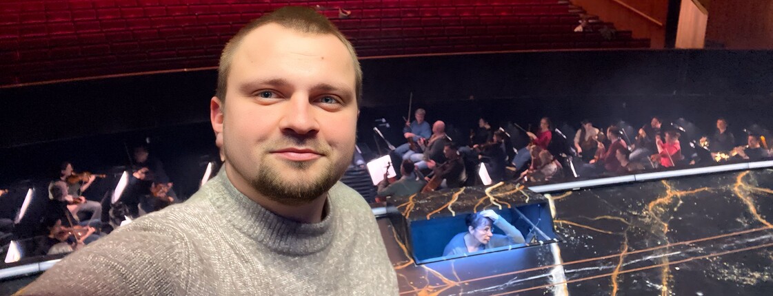 Vasiliev Kyrylo sind im Chor des Linzer Musiktheaters.