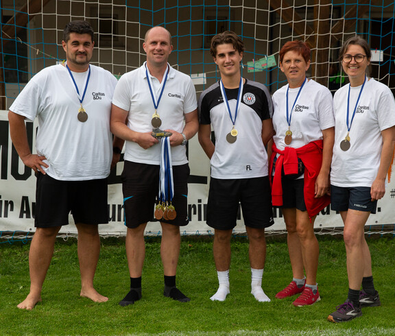 Mannschaftsbild mit 5 Personen.